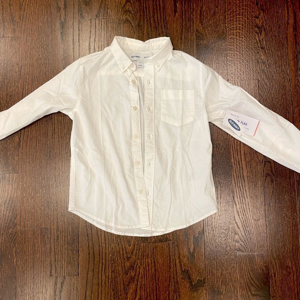 New with tags- Old Navy boys buttondown size small
